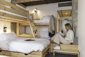 隔音、免费 WiFi、床单