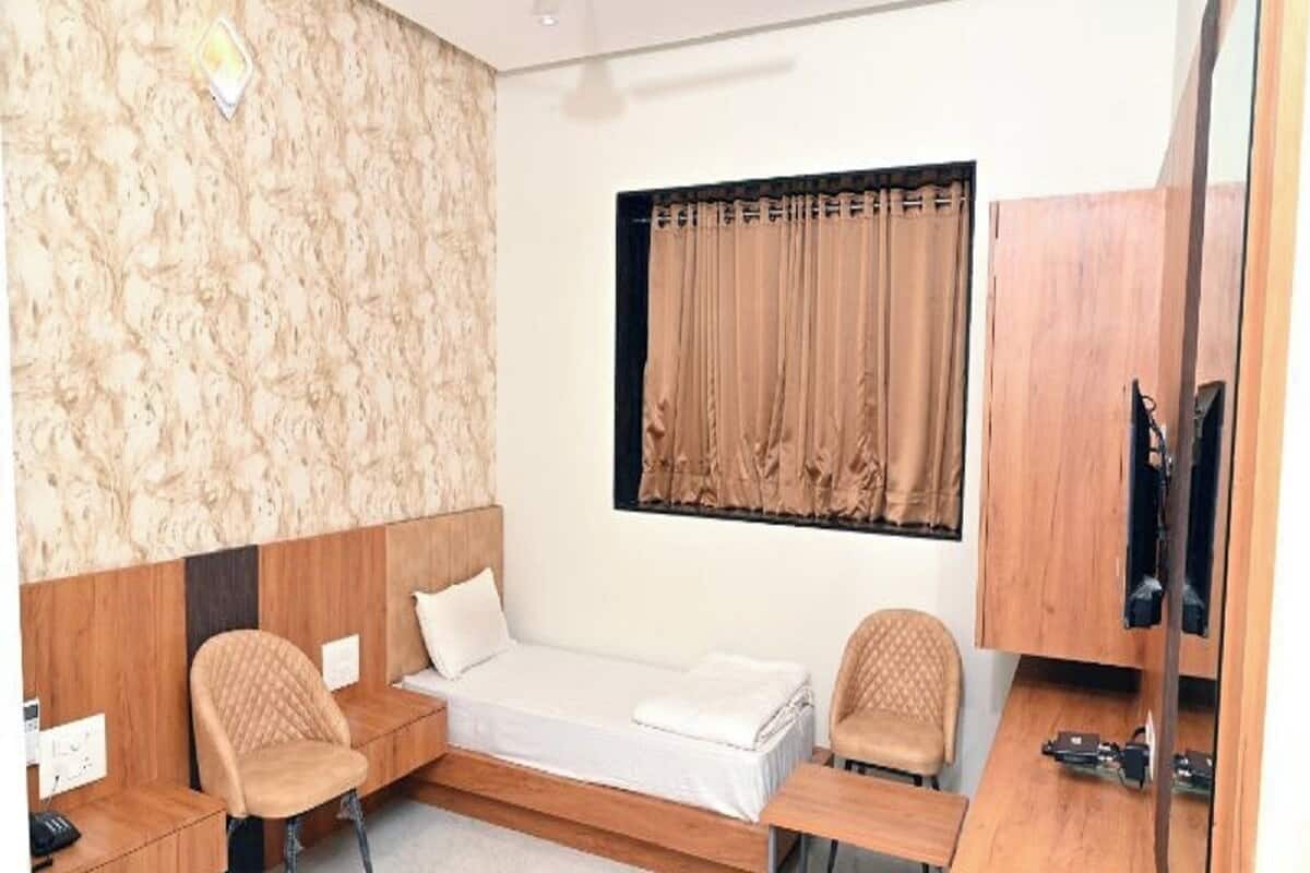 Executive Twin Room | 1 bilik tidur, meja, Wi-fi percuma, akses kerusi roda