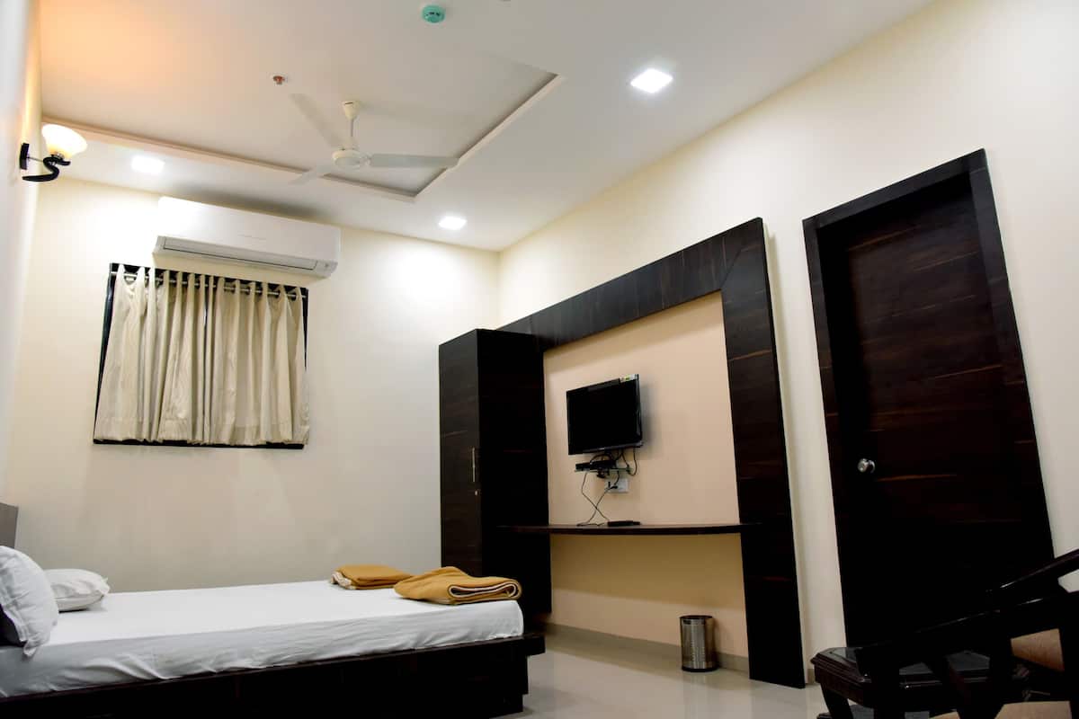 Superior Room | 1 bilik tidur, meja, Wi-fi percuma, akses kerusi roda