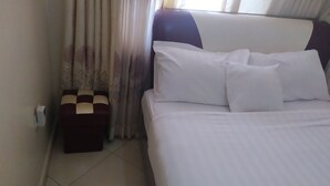 Ảnh chưa phân loại, 5 trong số 28 ảnh, nút