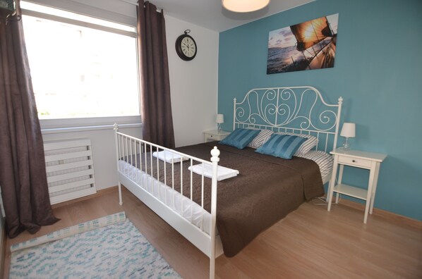 Huoneisto | 1 makuuhuone, silitysrauta/-lauta, ilmainen Wi-Fi, vuodevaatteet