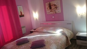 Free WiFi, bed sheets