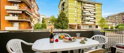 Family Apartment, 2 Bedrooms, 2 Bathrooms (Appartamento Verona for you with) | Outdoor dining