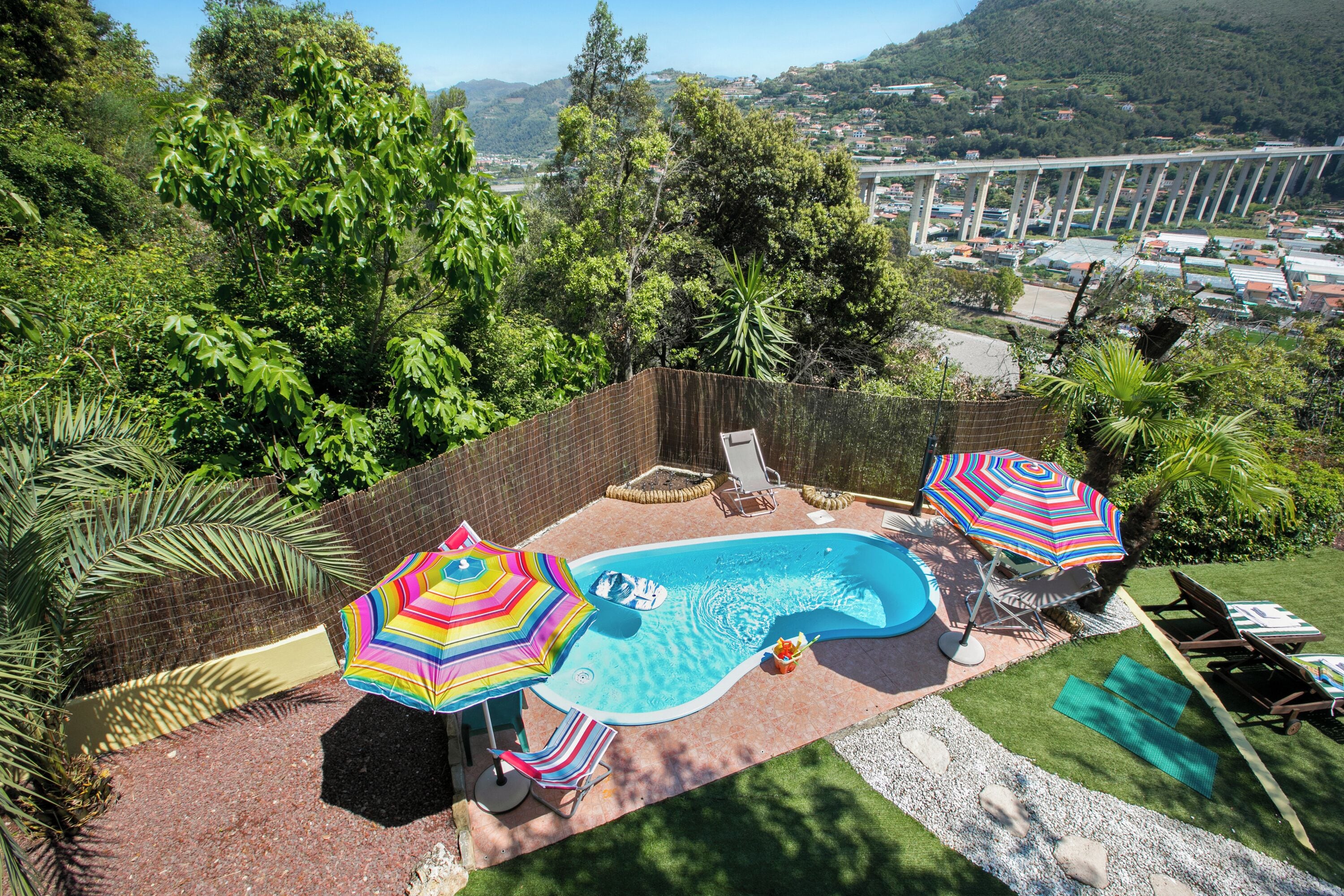 Villa familiare, camere multiple, 2 bagni, lato montagna (Villa Monte Enrico - With Pool) | Vista aerea