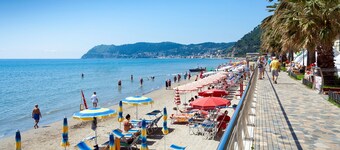 วิลล่า มอนเตอร์ เอ็นริโก - สระว่ายน้ำและวิปูล