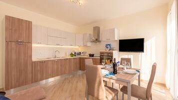 Appartamento familiare, 2 camere da letto, 2 bagni, lato montagna (Serena 1 Amazing Sea View) | Pasti