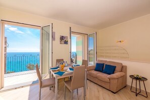 Family Apartment, Multiple Bedrooms, 2 Bathrooms, Mountainside (Serena 1 Amazing Sea View) | Living area