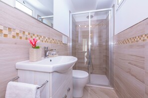 Family Apartment, Multiple Bedrooms, 2 Bathrooms, Mountainside (Serena 1 Amazing Sea View) | Bathroom