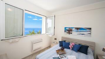 Familienapartment, 2 Schlafzimmer, 2 Bäder, Bergseite (Serena 1 Amazing Sea View) | 2 Schlafzimmer, Bügeleisen/Bügelbrett, WLAN, Bettwäsche