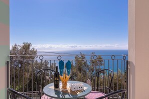 Appartement Familial, plusieurs chambres, 2 salles de bains (Serena 2 Amazing Sea View) | Vue de la chambre