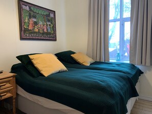 Habitación doble, baño compartido (3) | Insonorización, wifi gratis y ropa de cama