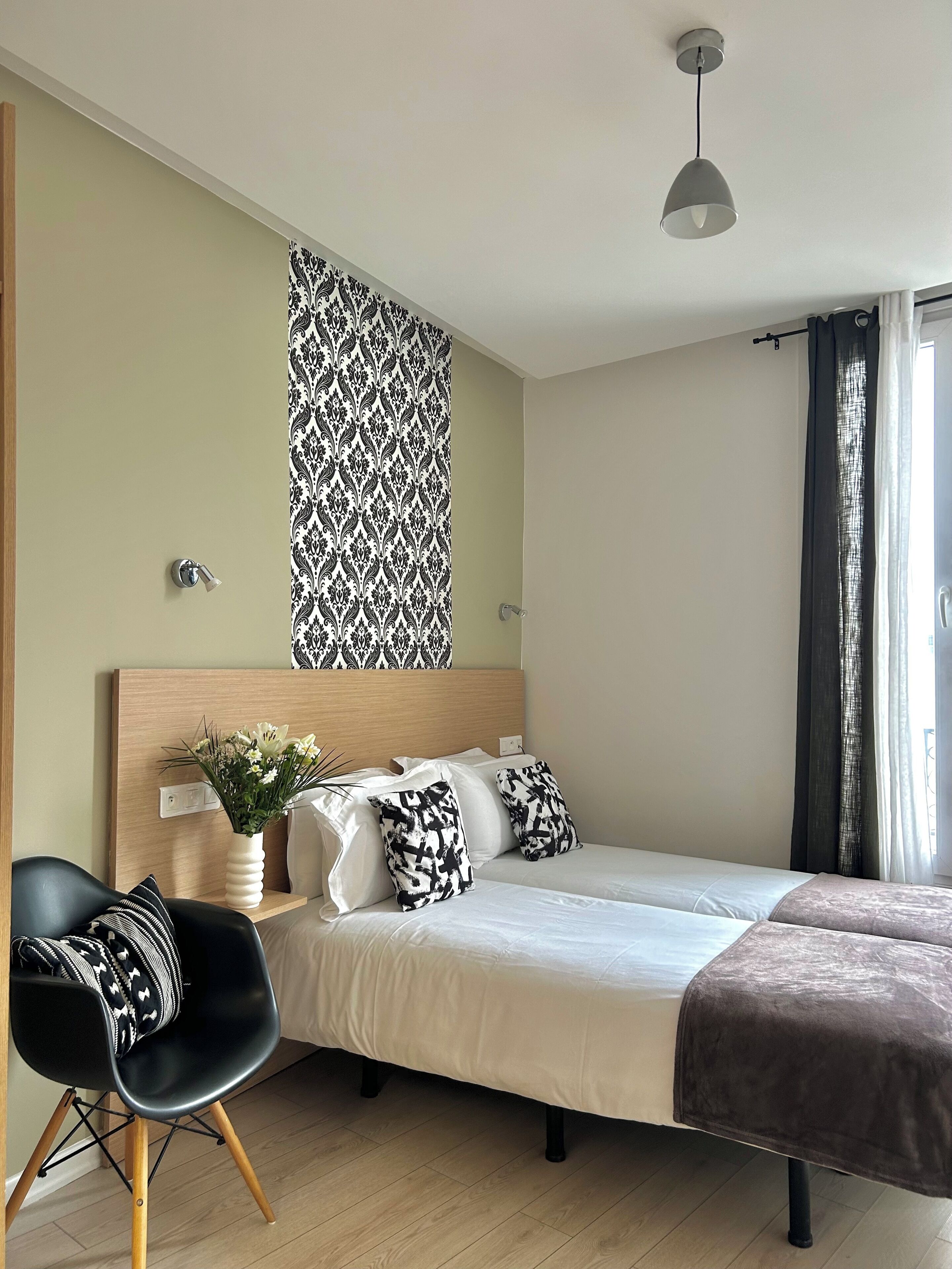 Photo - Hotel Le National Clichy Paris