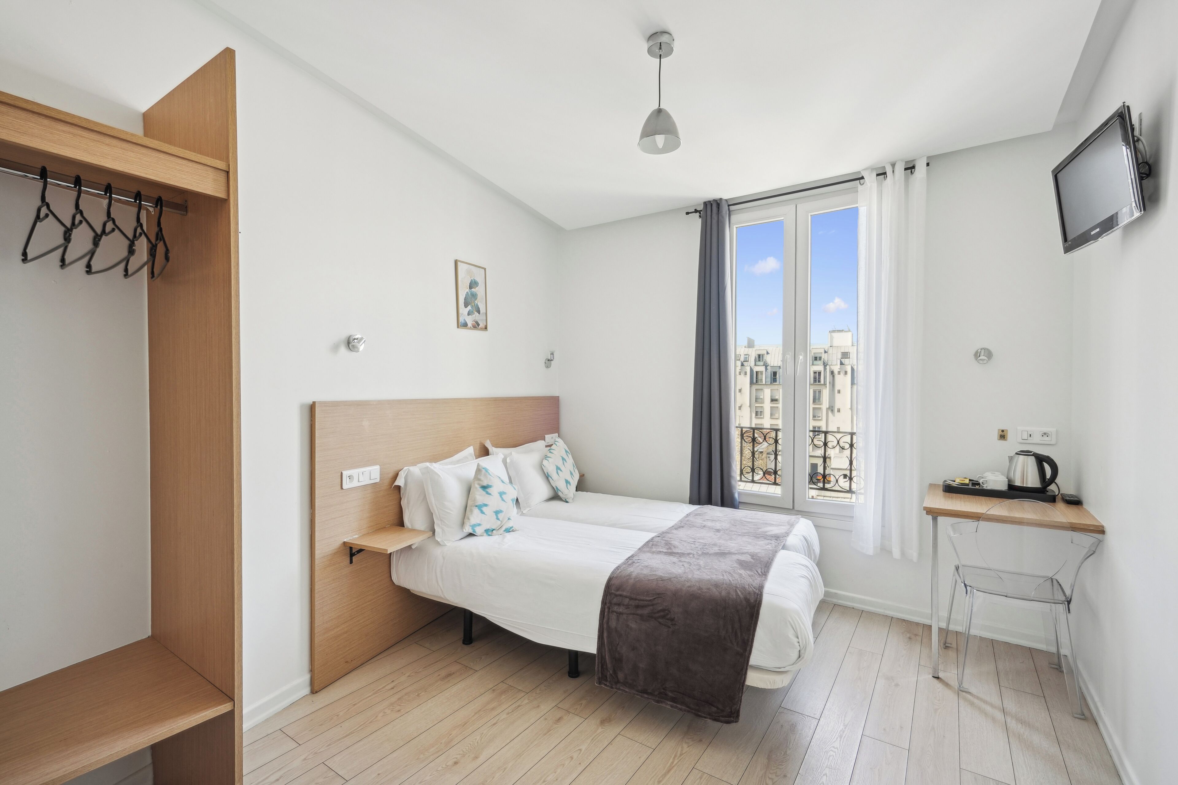 Photo - Hotel Le National Clichy Paris
