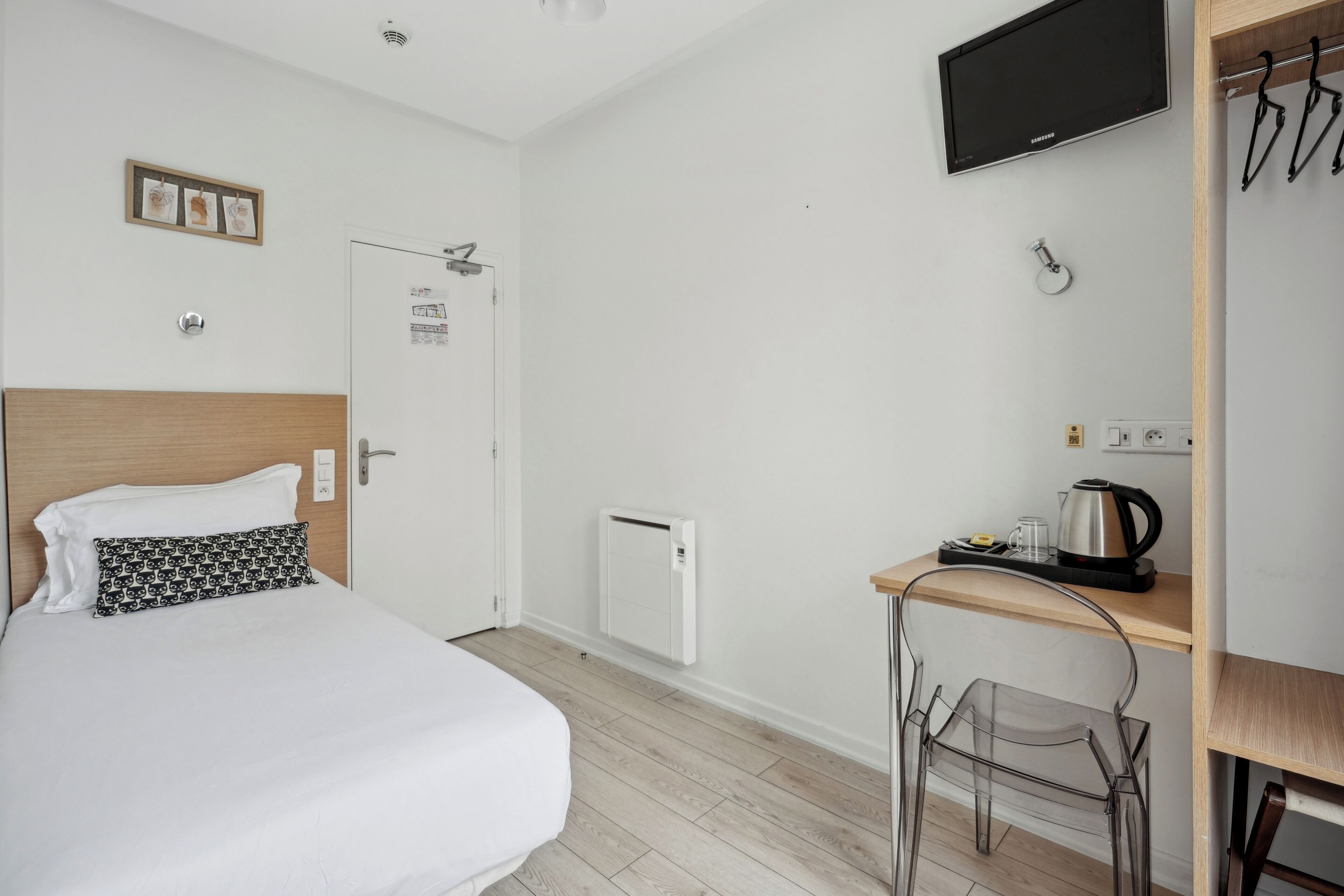 Photo - Hotel Le National Clichy Paris
