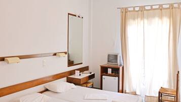 In-room safe, blackout curtains, free WiFi, bed sheets