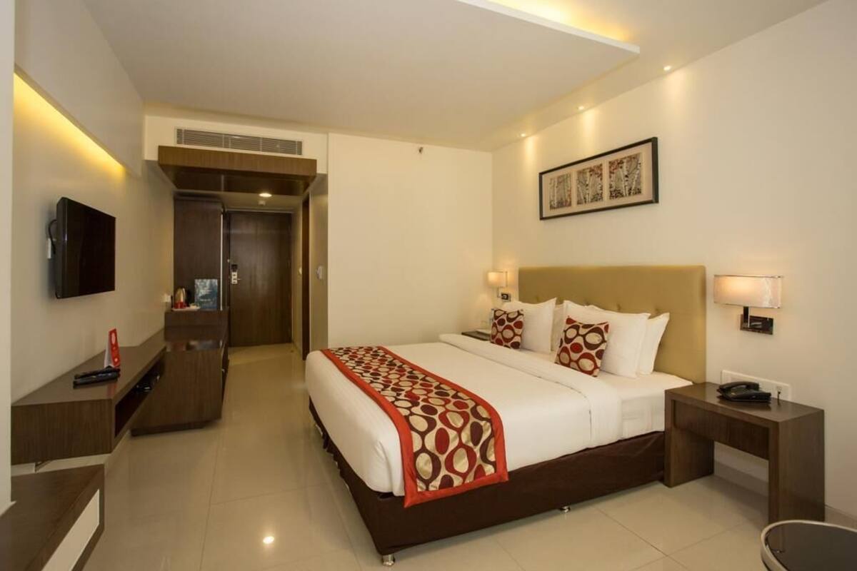 Deluxe Room | Desk, free WiFi