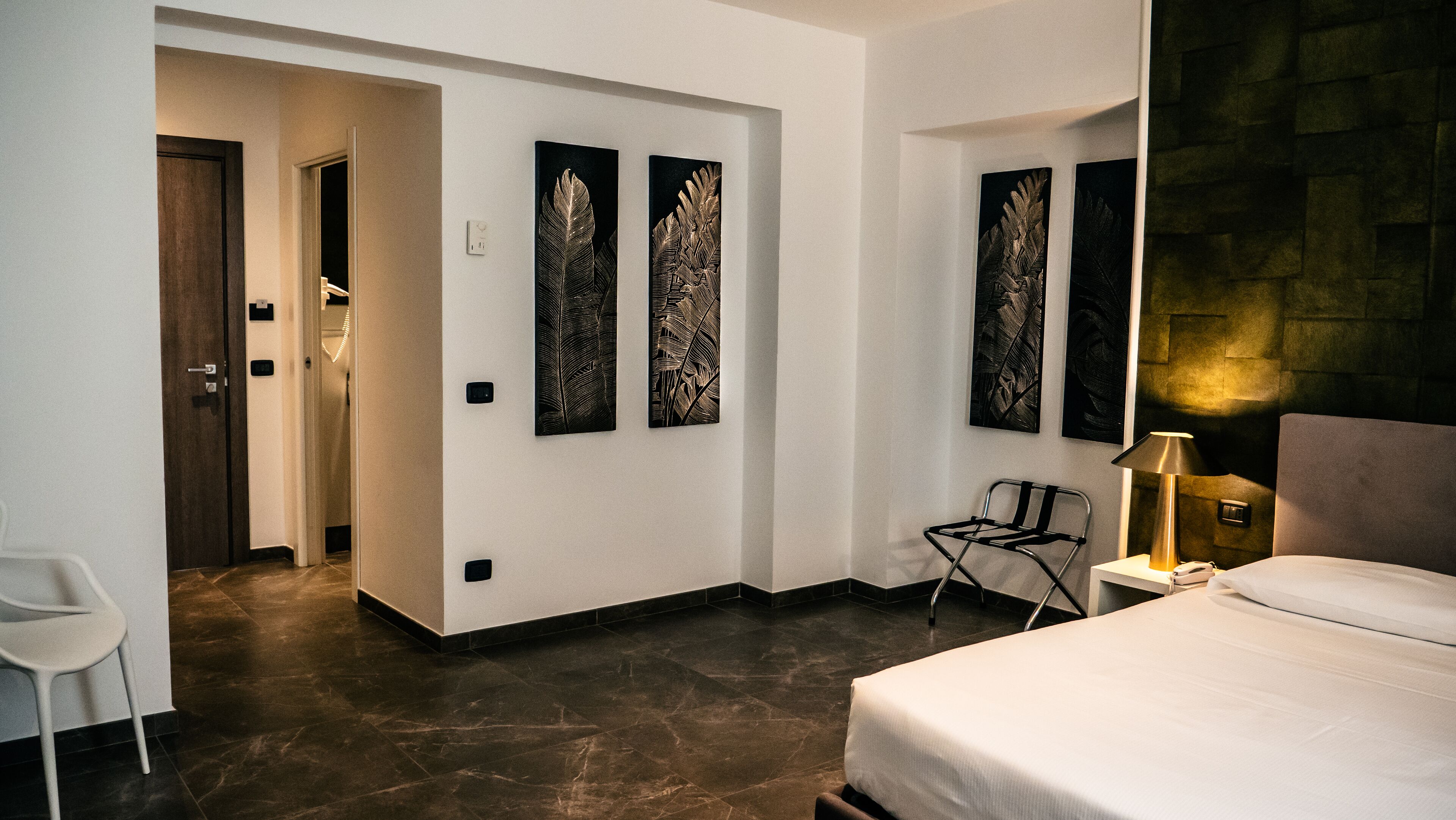 camera superior matrimoniale | premium bedding, down duvets, memory-foam beds, minibar