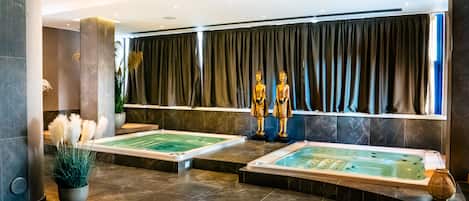 Sauna, hot tub, steam room, Turkish bath/hammam, body treatments