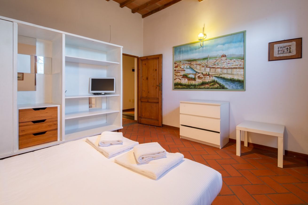 1 bedroom, bed sheets