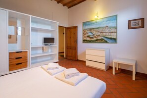 1 Schlafzimmer, Bügeleisen/Bügelbrett, Bettw äsche