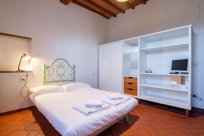 1 室のベッドルーム、アイロン / アイロン台、ベッドシーツ