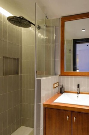 Haartrockner, Toilettenpapier