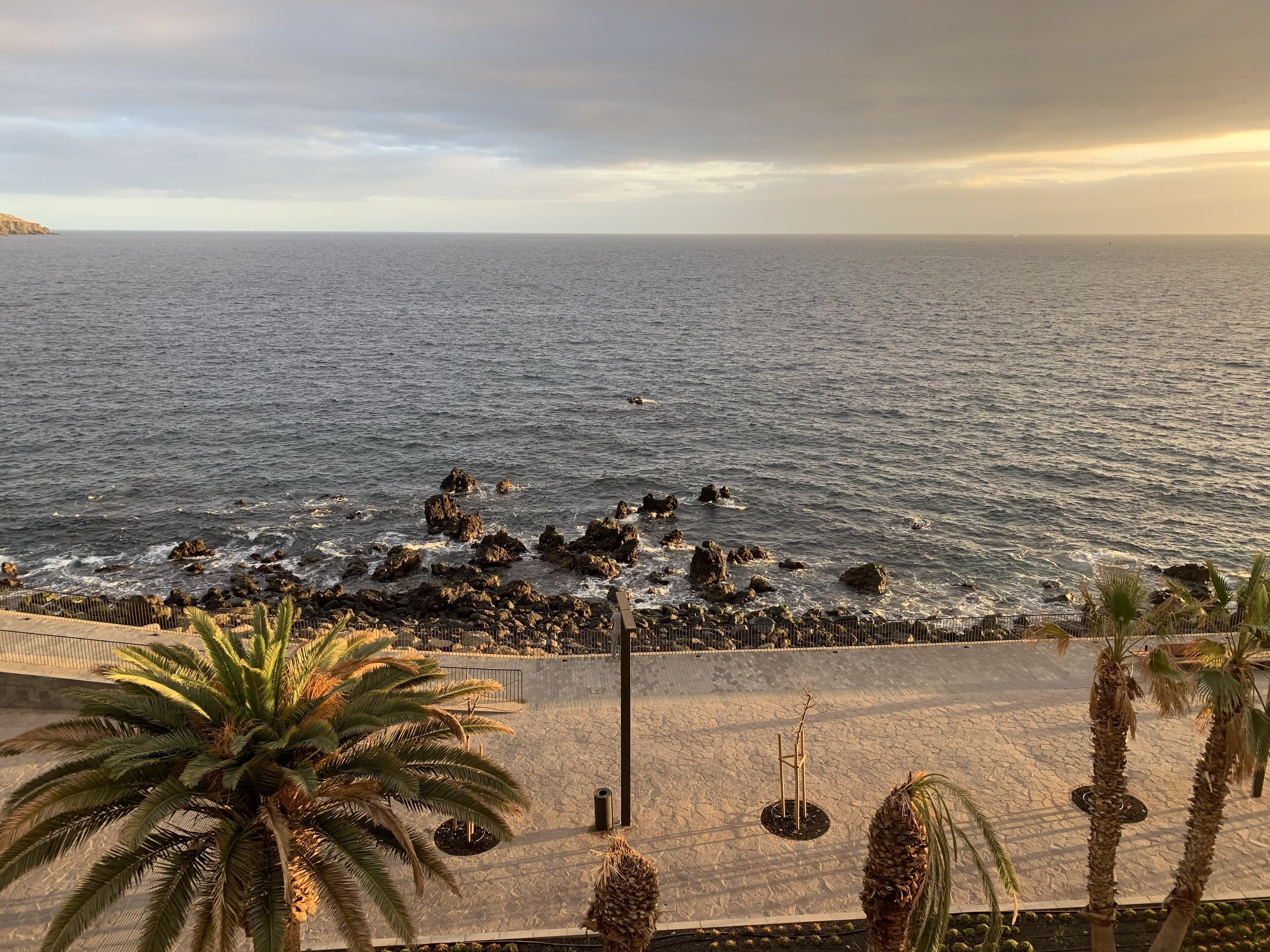 Ubicación cercana a la playa y toallas de playa