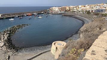 Beach nearby, beach towels