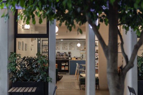 NIU Modern & Centric Lofts