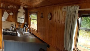 Traditional Mobile Home | Living room - Floating Holidays (Stockport)