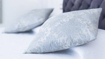 Doppia Deluxe | Una scrivania, insonorizzazione, Wi-Fi gratuito, lenzuola