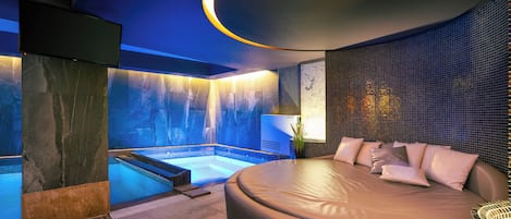 Sauna, hot tub, steam room, massages