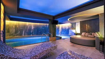 Bañera de hidromasaje interior