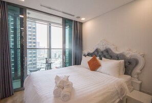 Apartment, 3 Bedrooms | Desk, blackout curtains, iron/ironing board, free WiFi - Saliza Sky Luxury - Landmark 81 Tower (Ho Chi Minh City)
