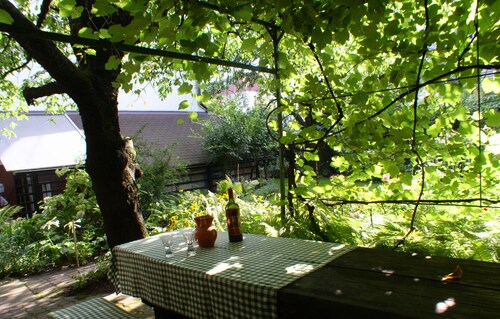 Gran apartamento de 2 dormitorios en Sonja con jardín, estacionamiento gratuito y WiFi