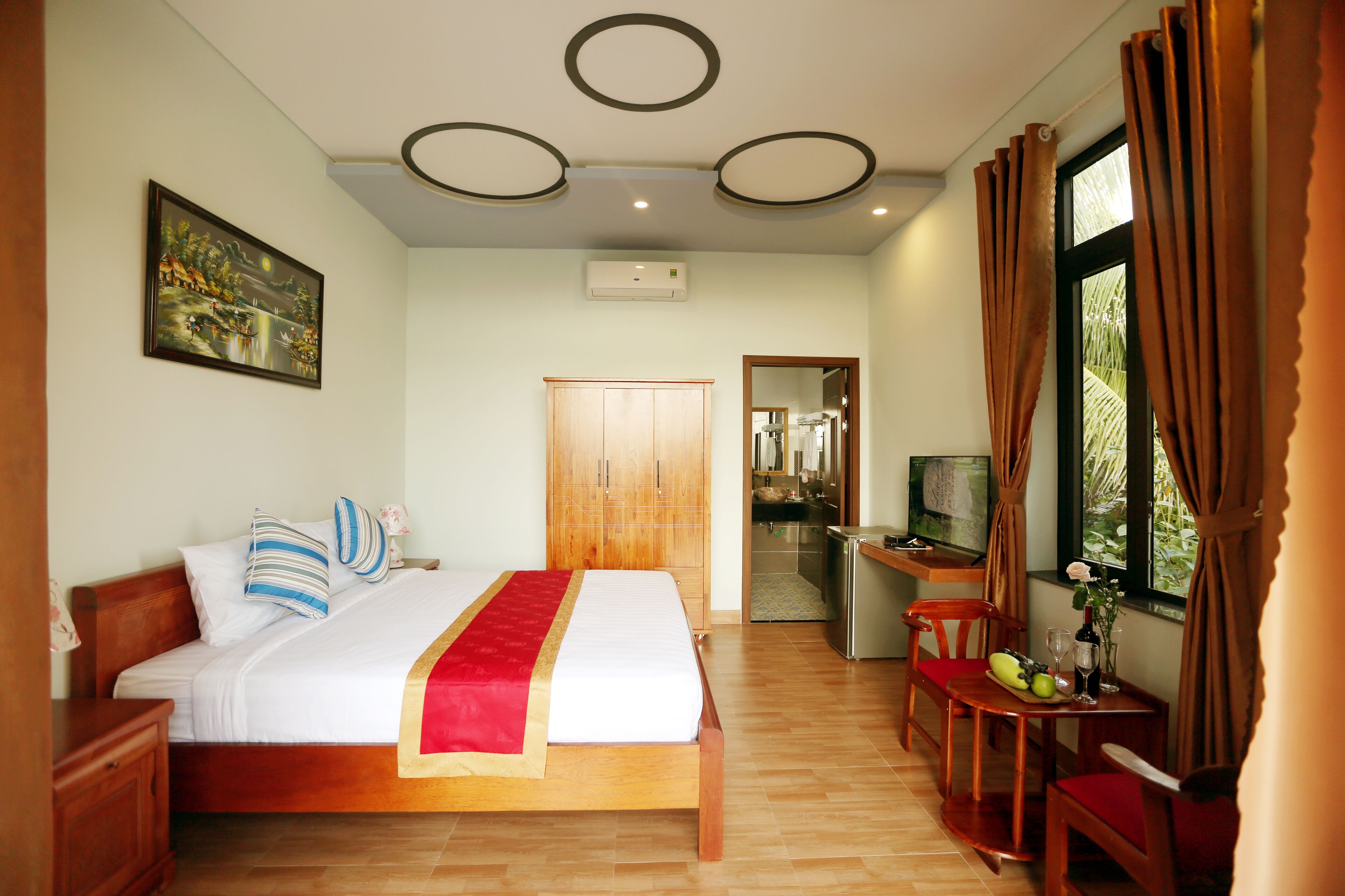 5 bedrooms, WiFi