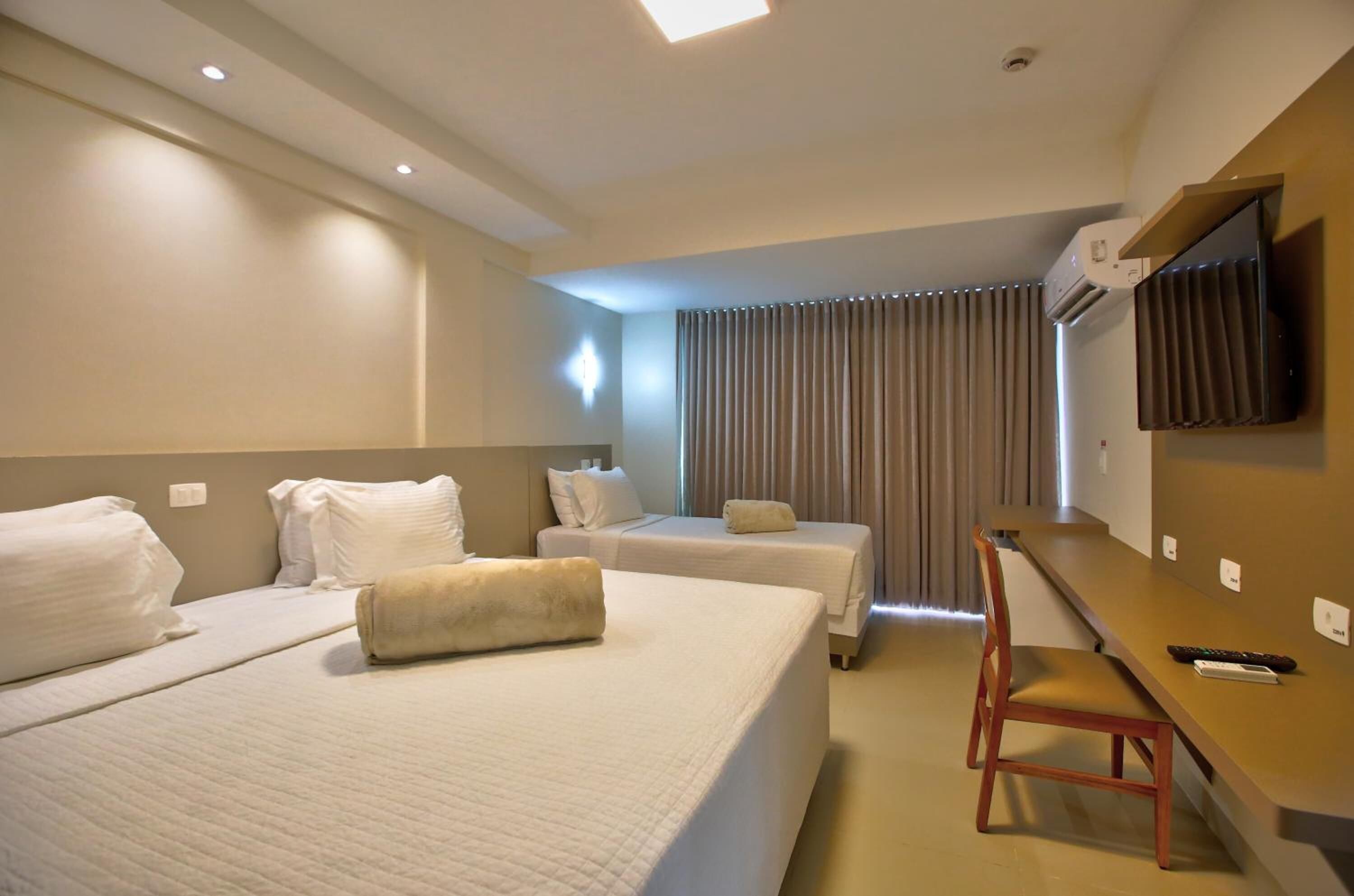 executive triple room | laptop workspace, blackout curtains, soundproofing, iron/ironing board