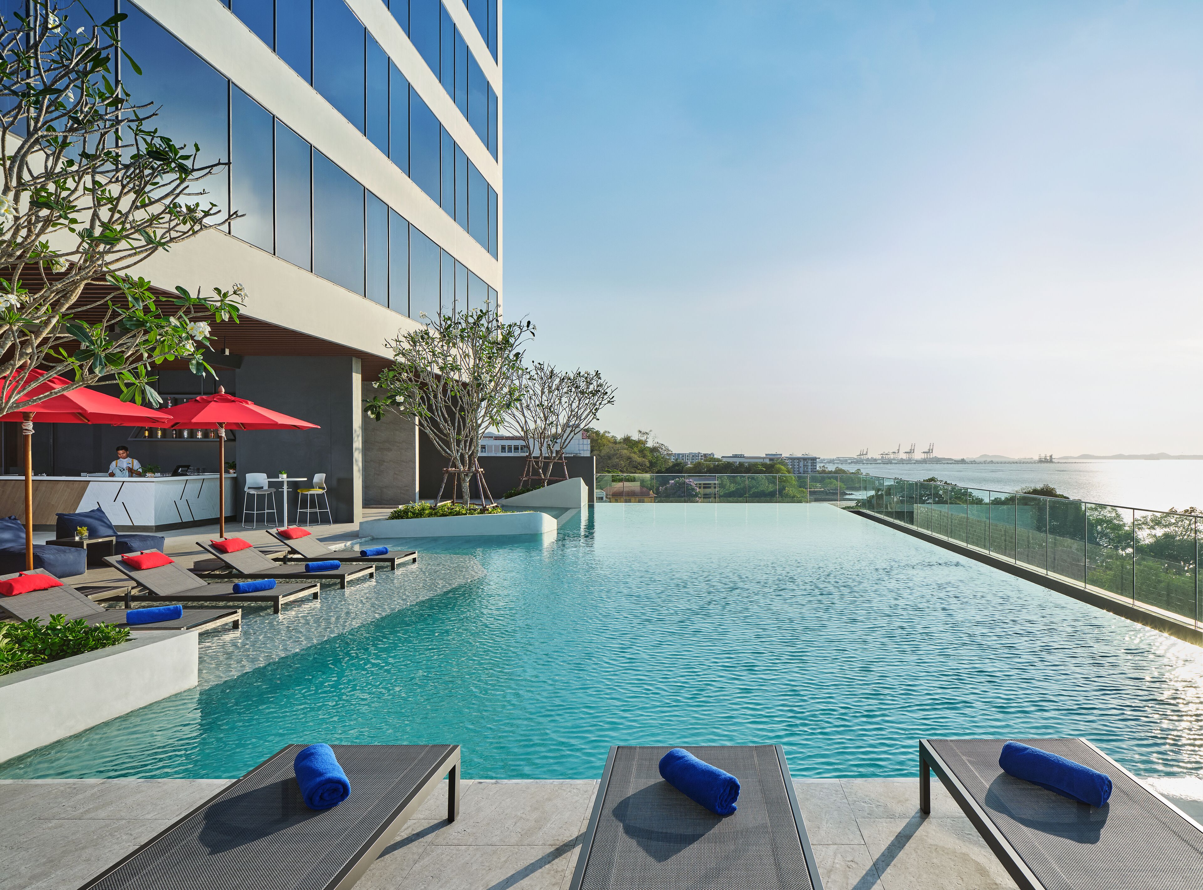 2 outdoor pools, open 7:00 am to 7:00 pm, free pool cabanas