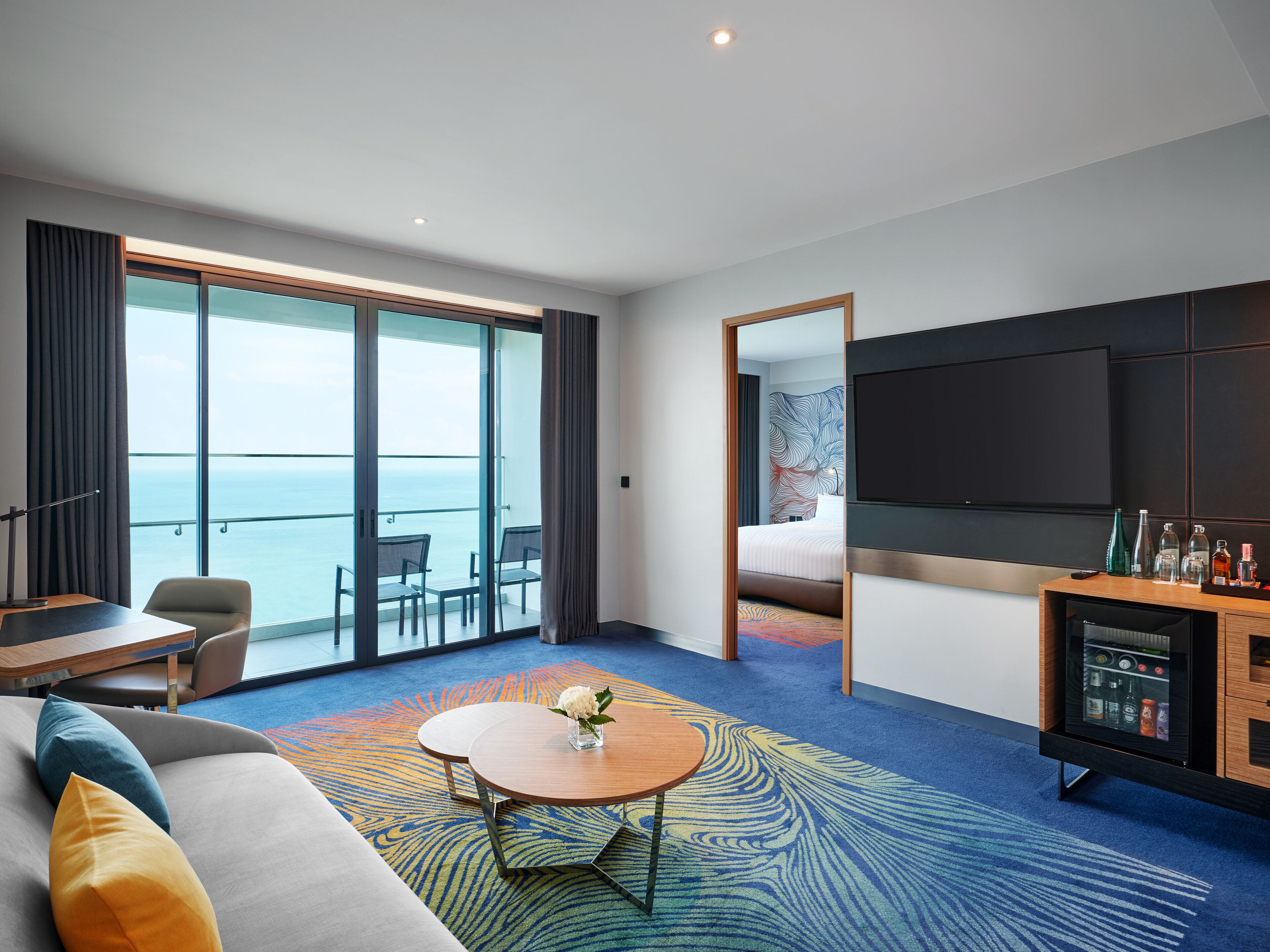 Marina Bay Suite, Living Room, Lounge Access, Balcony, Sea View - 1 king bed | Vista desde la habitación