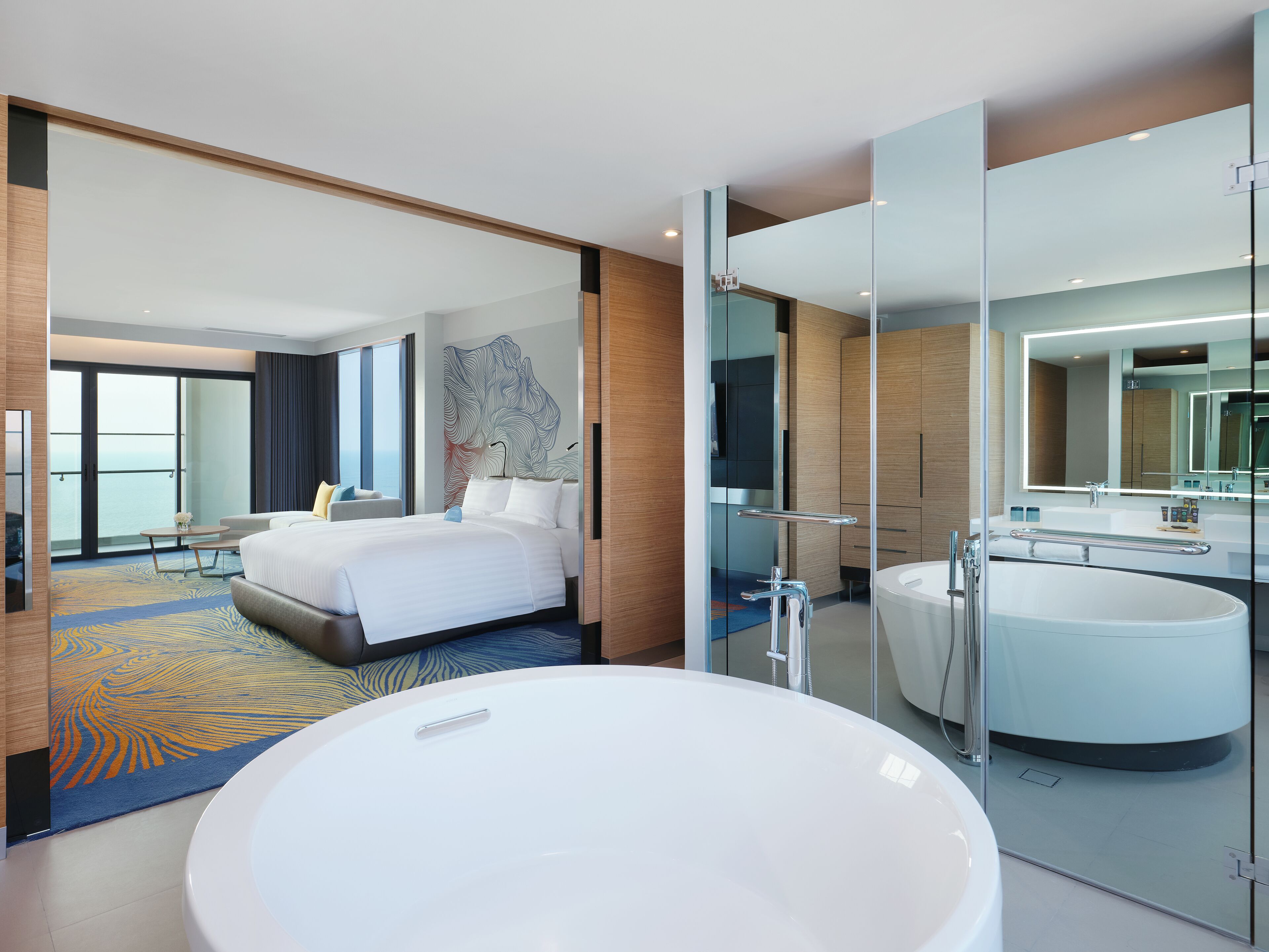 junior suite, lounge access, balcony, sea view - 1 king bed | bathroom | eco-friendly toiletries, hair dryer, bathrobes, slippers