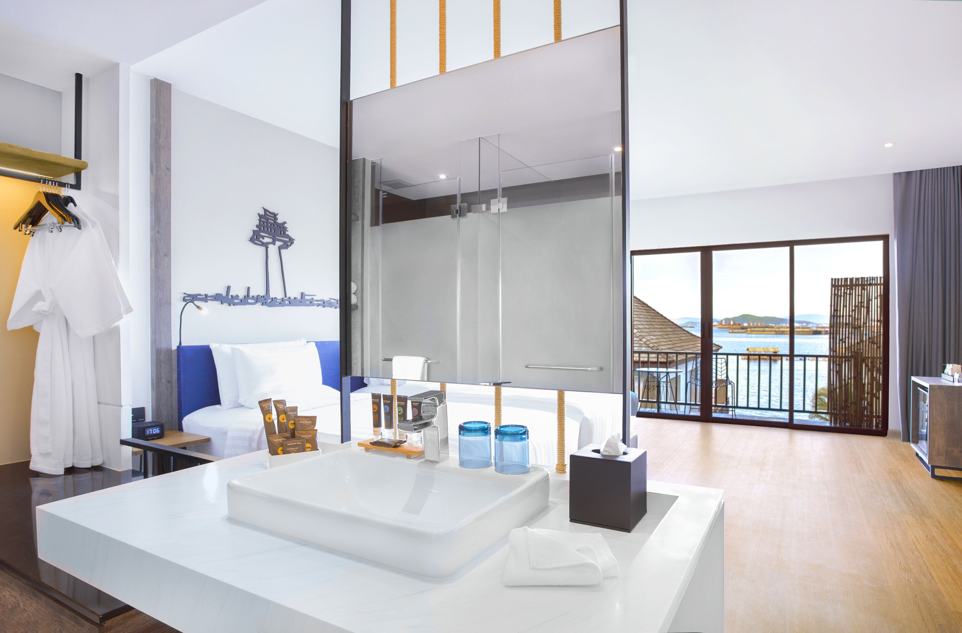 premier villa, 1 king bed, sea view (koh si chang marina) | bathroom sink