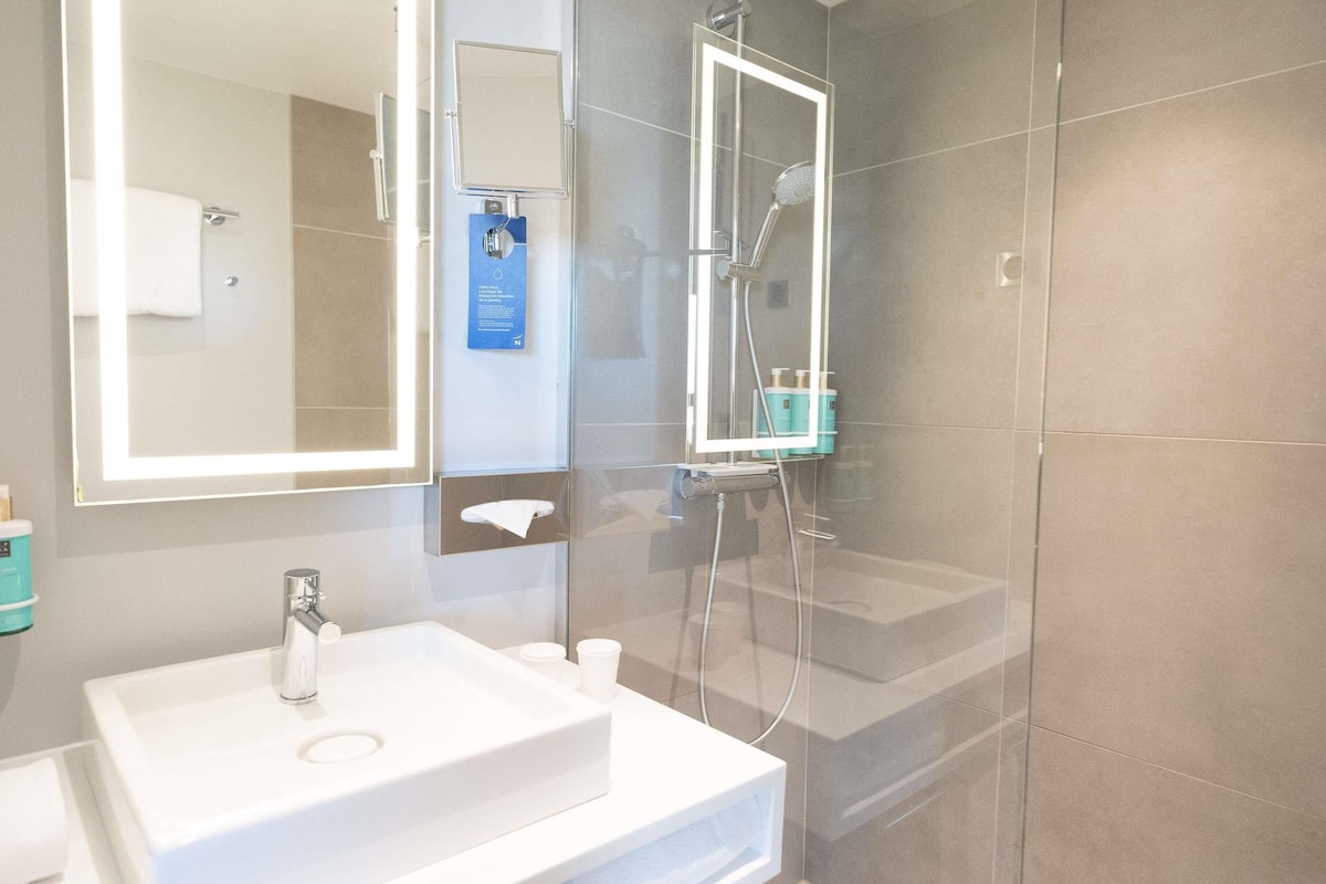 minibar, in-room safe, soundproofing, free wifi