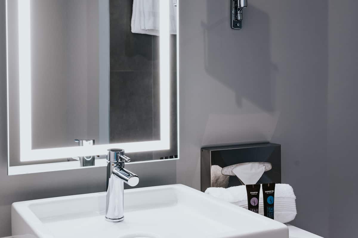 shower, rainfall showerhead, eco-friendly toiletries, hair dryer