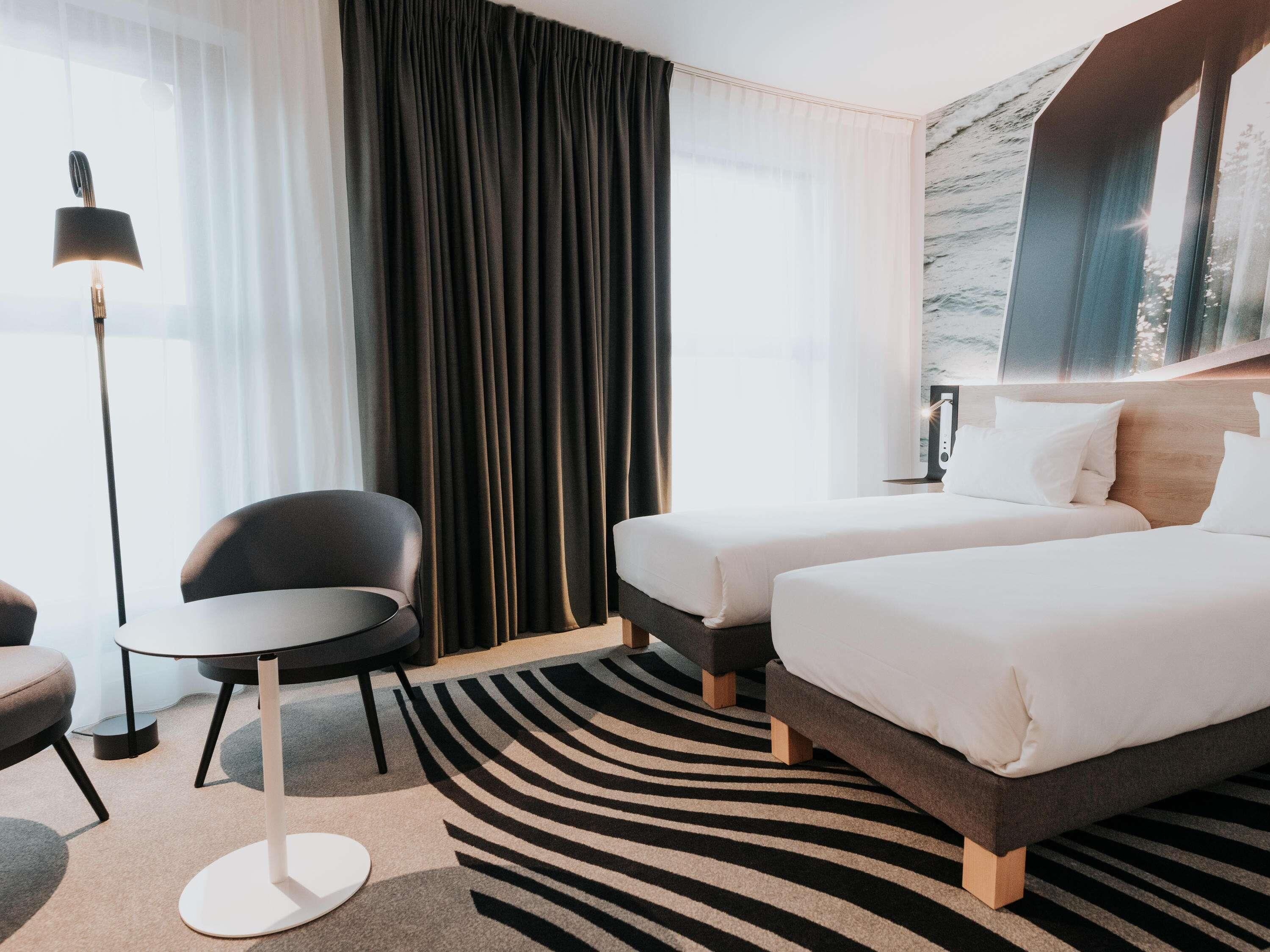 Minibar, in-room safe, soundproofing, free WiFi