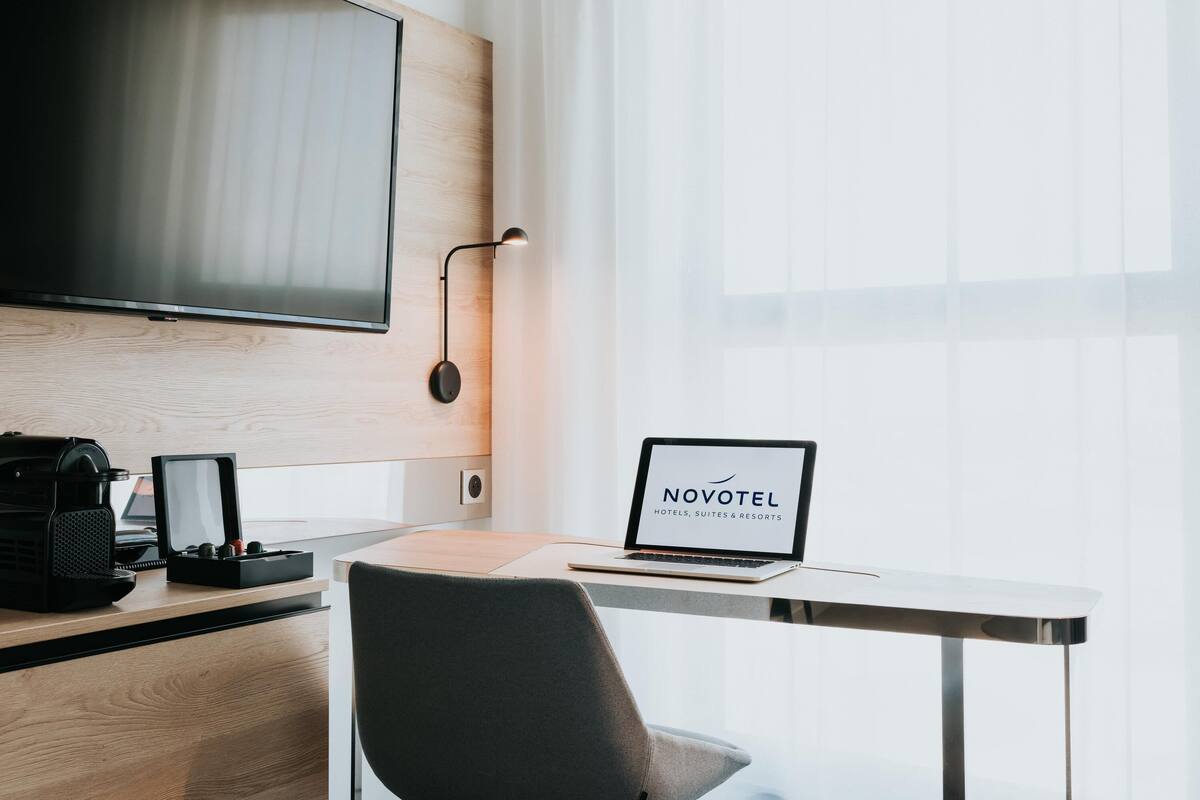 Executive Room, 1 Double Bed | Minibar, in-room safe, soundproofing, WiFi (free)