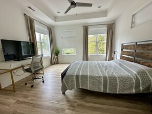 4 bedrooms, desk, iron/ironing board, free WiFi