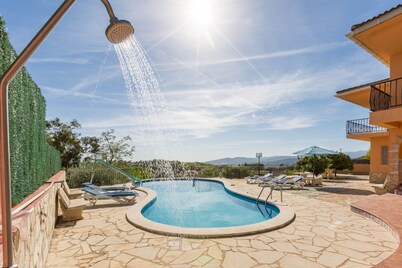 2CARV01 - Villa with private pool with 6 bedrooms located in a quiet area near the beach of Blanes