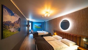 Deluxe Quadruple Room | Free WiFi, bed sheets