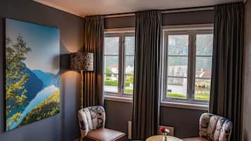 Deluxe Twin Room | Free WiFi, bed sheets