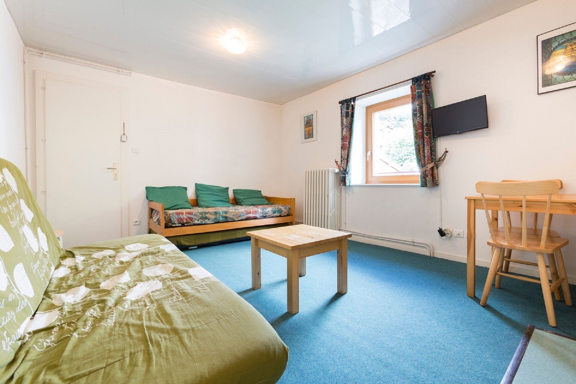 7 chambres, fer et planche à repasser, Wi-Fi gratuit